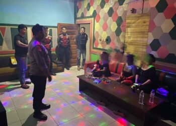 Pengunjung Tempat Hiburan Malam Dites Urine Polisi