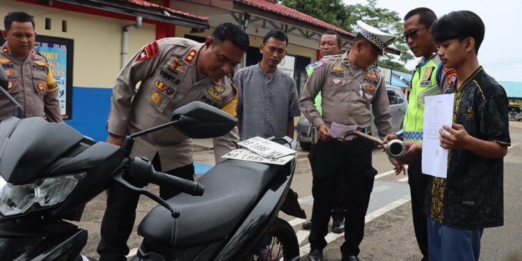 Pengguna Knalpot Brong Ditindak