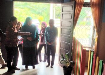 Pojok Bermain sebagai wadah anak ketika menemani orang tua berurusan di kantor kecamatan