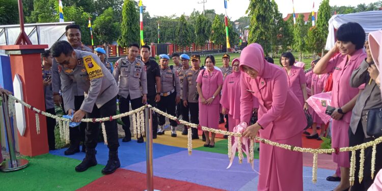 Nyonya Irna Djoko Poerwanto Resmikan Rehap TK Kemala Bhayangkari