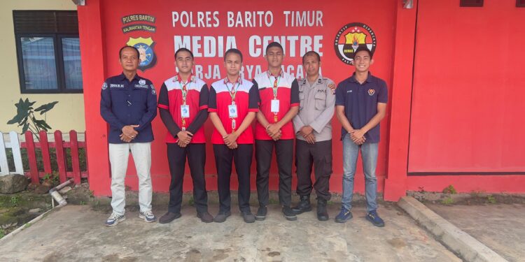 Seksi Hubungan Masyarakat (Humas) Polres Bartim menerima siswa magang asal Sekolah Menengah Kejuruan Negeri (SMKN) 1 Tamiang Layang, Kamis (1/2/2024).