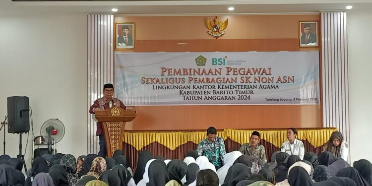 Kemenag Bartim terus memacu semangat kerja pegawai untuk memberikan pelayanan terbaik.