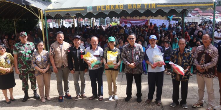 Ramai ! Warga Serbu Pasar Penyeimbang di Tamiang Layang