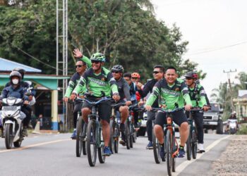 Kapolres Bartim Ajak Personil Bersepeda Santai untuk Jaga Stamina dan Kedekatan