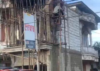 Tukang Bangunan Tersengat Listrik di Ampah