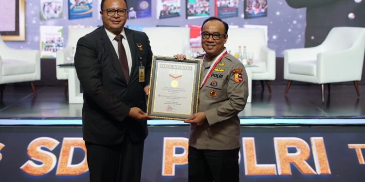 Polri Luncurkan Buku Panduan Meritokrasi untuk Tingkatkan SDM Unggul