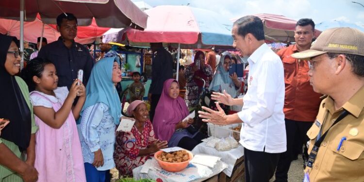 Presiden Jokowi Tinjau Pasar Lawang Agung di Musi Rawas Utara: Pastikan Stabilitas Harga Bahan Pokok