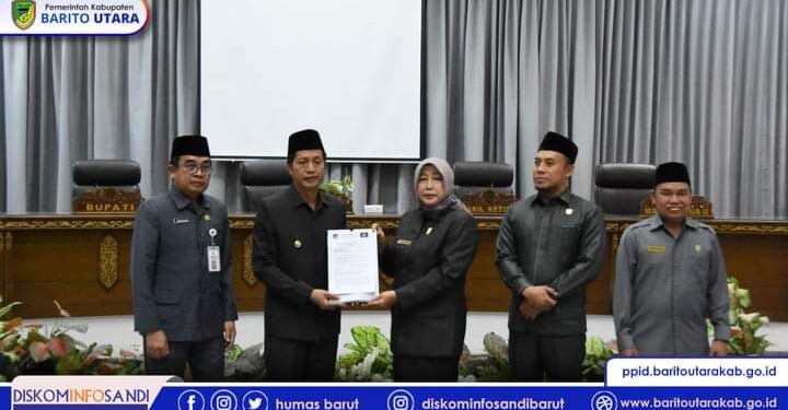 Pj Bupati Barito Utara Terima Dokumen Pemandangan Umum Fraksi-Fraksi Terhadap Raperda Pengelolaan Persampahan