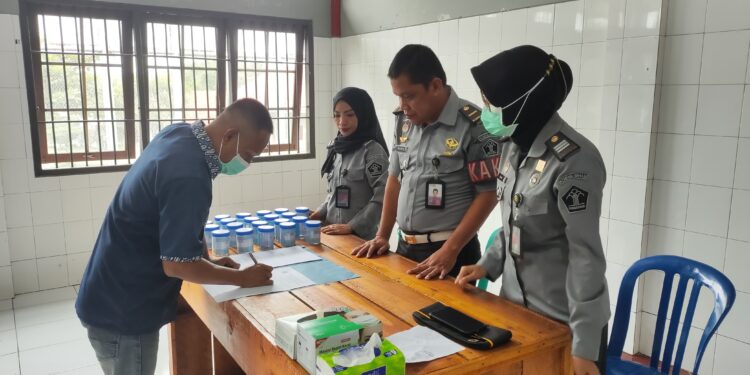 Rutan Tamiang Layang Tegas Perangi Narkoba: Tes Urine Pegawai dan WBP, Zero Tolerance!