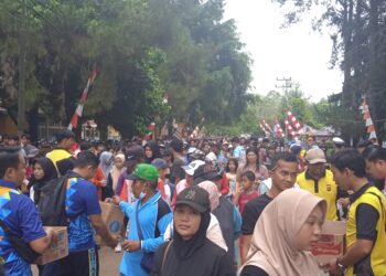 Jalan Sehat Hari Bhayangkara Ke-78 dengan Ribuan Peserta Sukses Digelar Polres Barito Timur