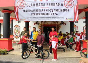 Polres Murung Raya Gelar Olahraga Bersama untuk Peringati Hari Bhayangkara ke-78