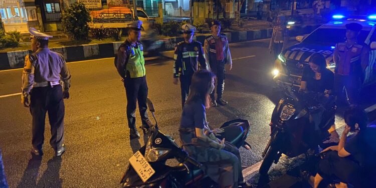 Polres Barito Timur Tingkatkan Keamanan Lewat Patroli Blue Light