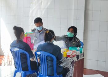 Penyuluhan dan Pemeriksaan Kesehatan Bagi WBP Rutan Tamiang Layang dalam Rangka Hari Pengayoman Ke-79