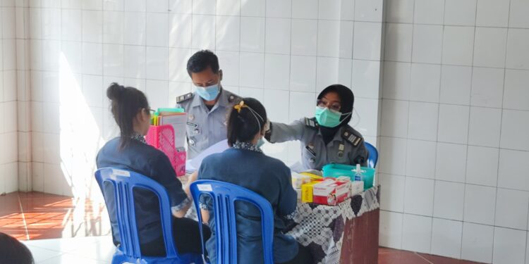 Penyuluhan dan Pemeriksaan Kesehatan Bagi WBP Rutan Tamiang Layang dalam Rangka Hari Pengayoman Ke-79