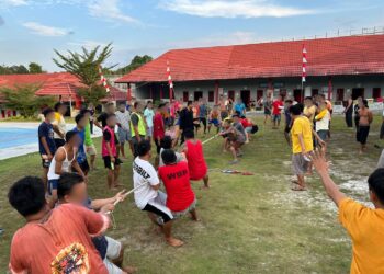 Perlombaan Tarik Tambang Meriahkan HUT Kemerdekaan RI dan Hari Pengayoman Ke-79 di Rutan Kelas IIB Tamiang Layang