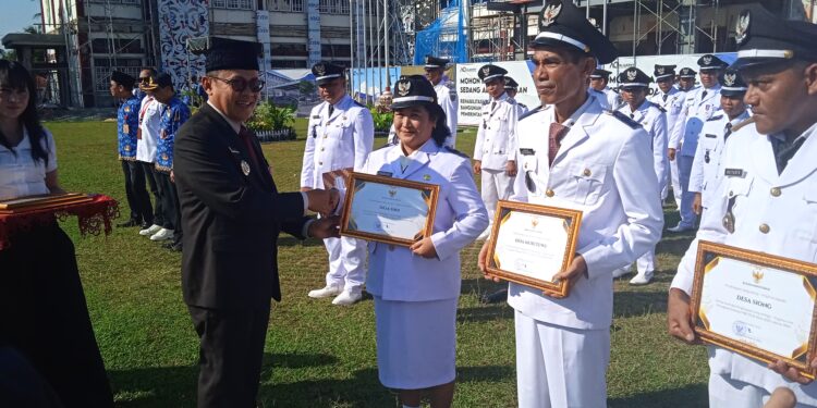 99 Kepala Desa Dikukuhkan untuk Perpanjangan Masa Jabatan di Barito Timur