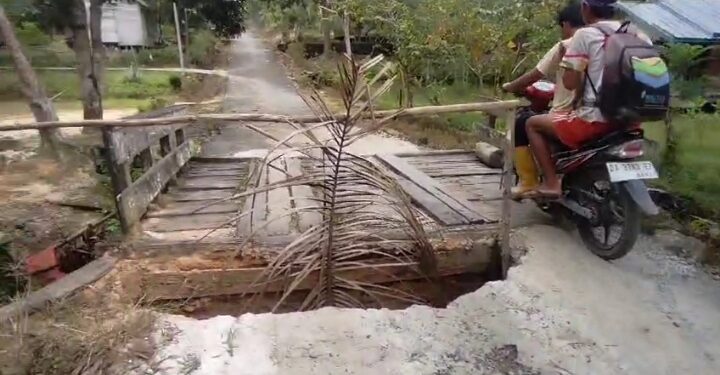 Makin Parah, Jalan Penghubung di Desa Turan Amis Terancam Putus
