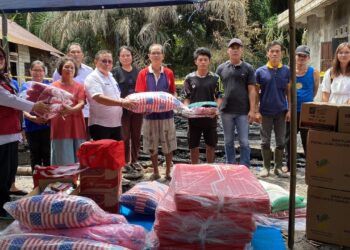 DPMDSos Bartim Salurkan Bantuan kepada Korban Kebakaran di Desa Ipu Mea