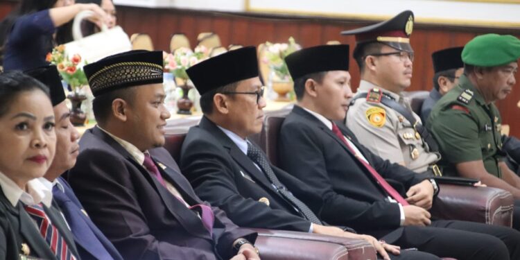 Pj Bupati dan DPRD Bartim Hadiri Paripurna Peringatan HUT ke-79 RI: Dukung Kelanjutan Pembangunan Nasional