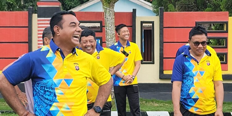 Kapolres Bartim Pimpin Olahraga Bersama, Tingkatkan Kesehatan dan Soliditas Personil