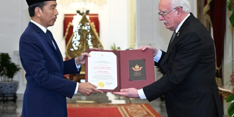 Presiden Jokowi Terima Penghargaan Tertinggi dari Palestina, Perkuat Dukungan Indonesia untuk Kemerdekaan Palestina