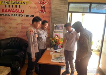Polres Barito Timur Gelar Tes Urine Narkoba Terhadap Personil Polsek Dustim dan PAM KPU serta Bawaslu