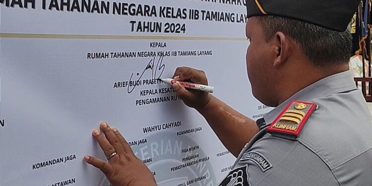 Rutan Kelas IIB Tamiang Layang Gelar Apel Deklarasi dan Penandatanganan Komitmen Bersama Rutan Bersinar