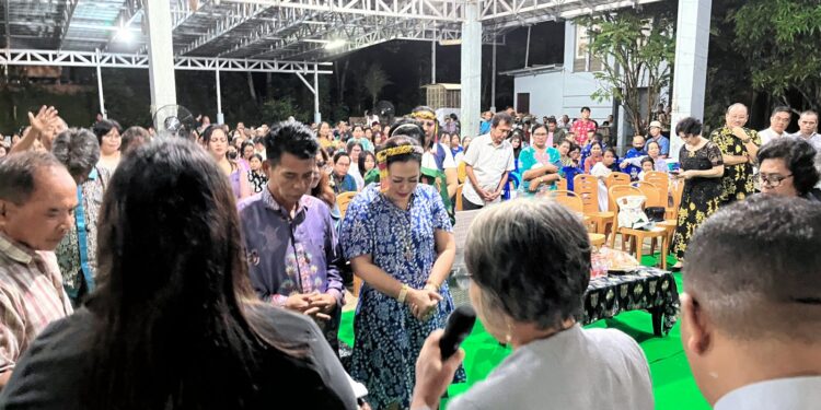 Pancaran Gelar Ibadah Syukur, Ribuan Pendukung Doakan Kemenangan di Pilkada Barito Timur 2024