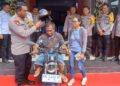 Kapolres Barito Timur Serahkan Motor Roda Tiga untuk Bantu UMKM Penyandang Disabilitas