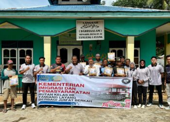 Rutan Tamiang Layang Gelar Bakti Sosial di Langgar Darussalam