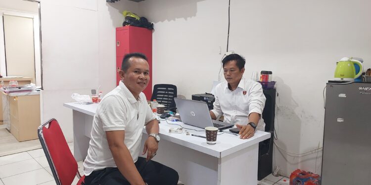 Warga Jaar Laporkan Akun Facebook Bursono Galuk ke Polres Bartim