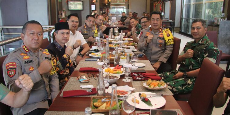 Pleno Pilkada 2024 di Kalteng : TNI-Polri Siap Jamin Keamanan dan Ketertiban Proses Rekapitulasi Suara