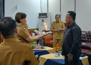 Ketua DPRD Barito Timur Terima Kejutan Spesial di Hari Ulang Tahun ke-42
