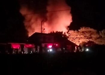 Kebakaran Hanguskan Enam Rumah di Gang Keramat Ampah, Kerugian Capai Rp400 juta