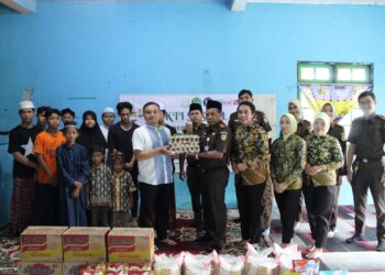 Kejari Barito Timur dan IAD Gelar Bakti Sosial di LKSA Rela Ampah