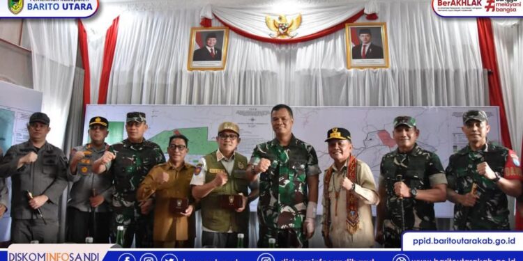 Pj Bupati Barito Utara Dampingi Wakasad TNI AD dan Gubernur Kalteng Tinjau Lokasi Latihan Tempur di Murung Raya