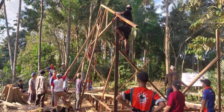 Polisi Bangun, Warga Bantu, Semua Bahagia. Inilah Polri Presisi: hadir, peduli, dan menginspirasi!