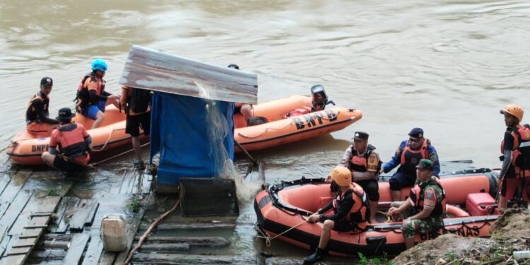 Pria Asal Bojonegoro di Kabarkan Tenggelam di Sungai Nanga Bulik