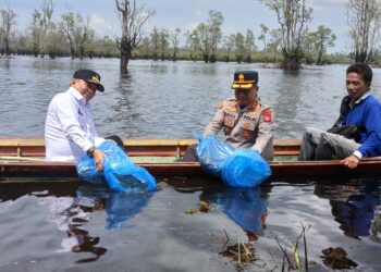 Restocking 30 Ribu Bibit Ikan di Danau Dayu, Bupati Yamin Dorong Pengembangan Ekowisata dan Kajian Ilmiah