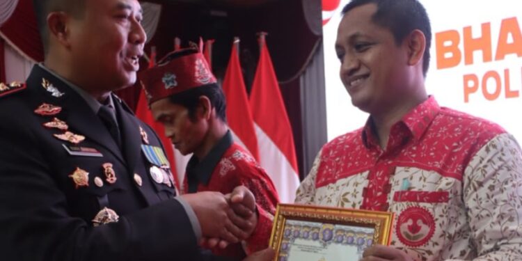 Dukung Asta Cita Polres Bartim, Penyuluh Pertanian Paju Epat Terima Penghargaan di HUT ke-79 Bhayangkara