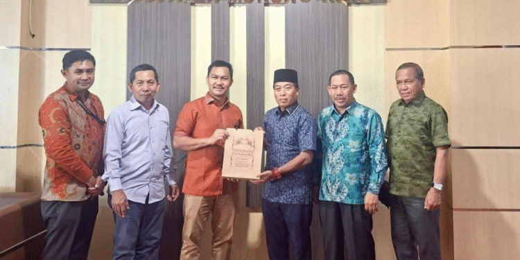 DPRD Hulu Sungai Selatan Pelajari Penyusunan Propemperda ke DPRD Murung Raya