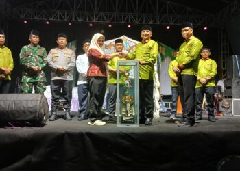 Bupati Barito Timur M. Yamin membuka MTQ XI Tingkat Kabupaten di Desa Sibung Kecamatan Raren Batuah.