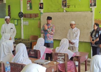 Bupati Bartim Pantau Langsung Program Makan Bergizi Gratis di Dusun Tengah