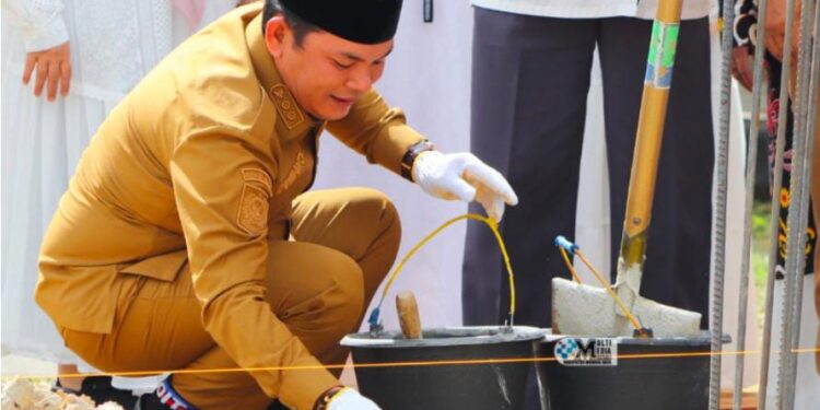 Wabup Rahmanto Letakkan Batu Pertama Pembangunan Kantor dan Aula MAN I Murung Raya