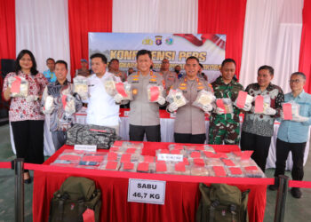 Kapolda Kalteng Irjen Pol Iwan Kurniawan saat konferensi pers kasus narkoba 46,7 kg sabu di Polres Lamandau.