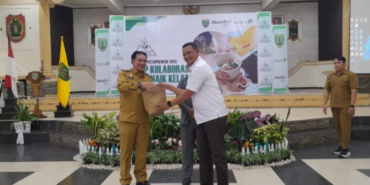 Bupati Barito Timur M. Yamin saat menghadiri pembukaan Spektrapreneur 2025 di Aula GPU Mantawara.