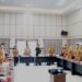 Suasana rapat koordinasi evaluasi Perda Pajak Daerah dan Retribusi yang digelar Pemkab Murung Raya secara hybrid bersama Kemendagri.