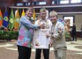 Bupati Bartim Terima Penghargaan dari Kejagung RI atas Pencegahan Penyimpangan Dana Desa