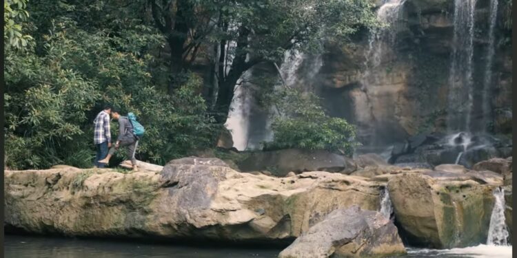 Suasana Air Terjun Tosah di Kabupaten Murung Raya.