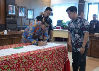 Bupati Bartim M.Yamin, yang menandatangani PKS dengan BPJS.